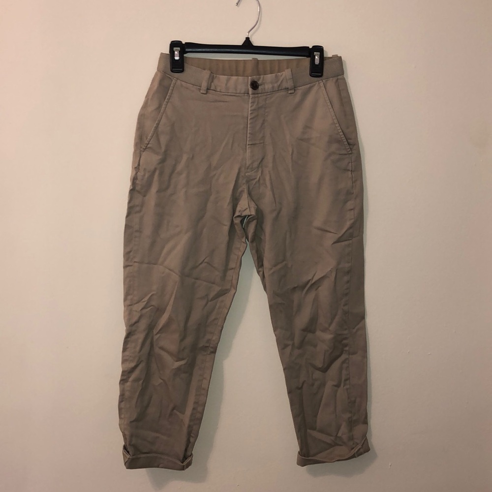 Uniqlo khaki colored pants with stretchy waist
